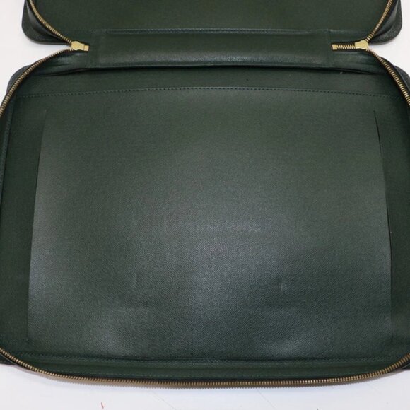 Louis Vuitton Sui Taiga Green Epicea Leather Canvas Bag - Picture 2 of 14